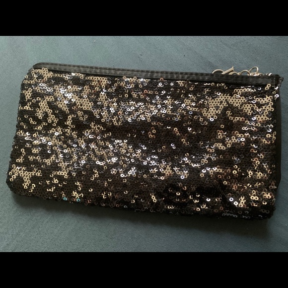 Victoria's Secret Black/Silver Sequin Clutch - Picture 4 of 8